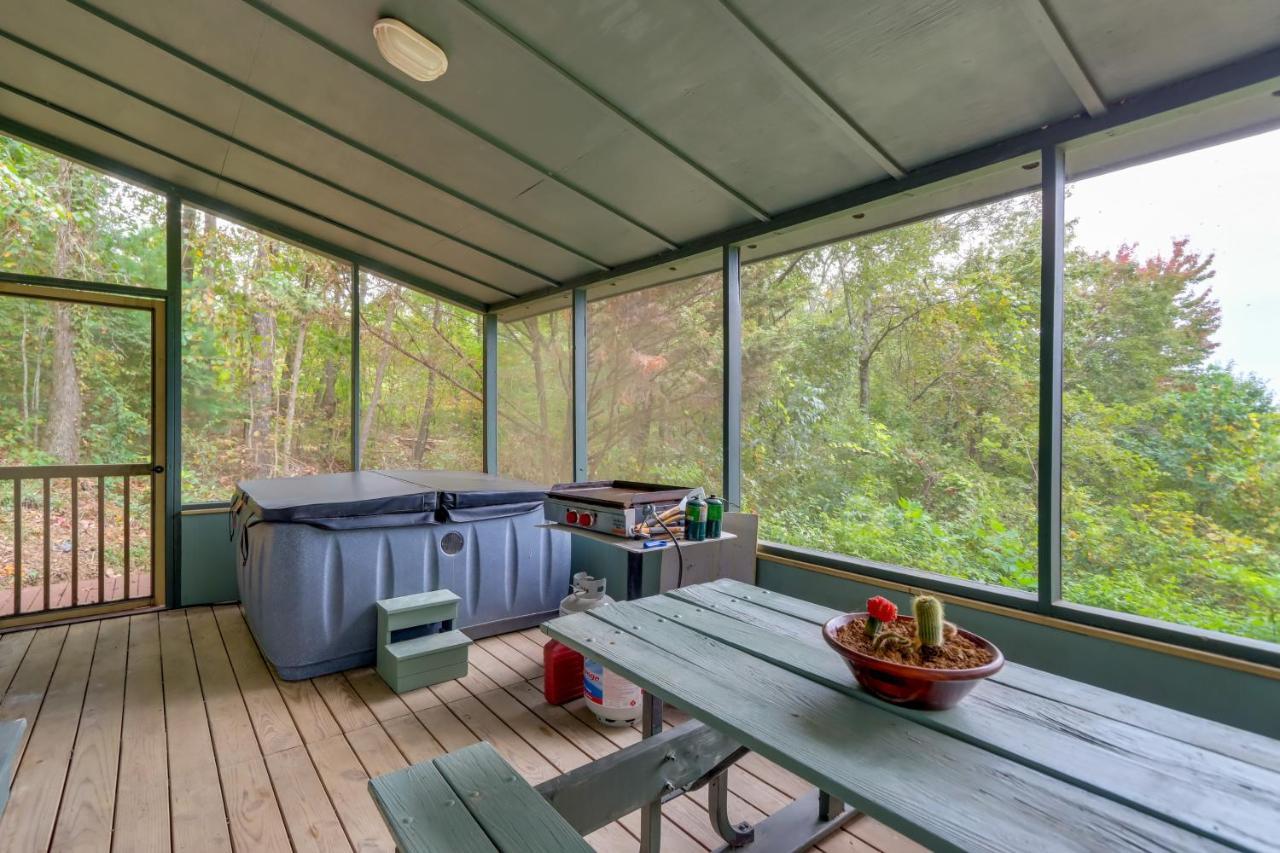 Mountaintop Ellijay Cabin With Private Hot Tub ภายนอก รูปภาพ