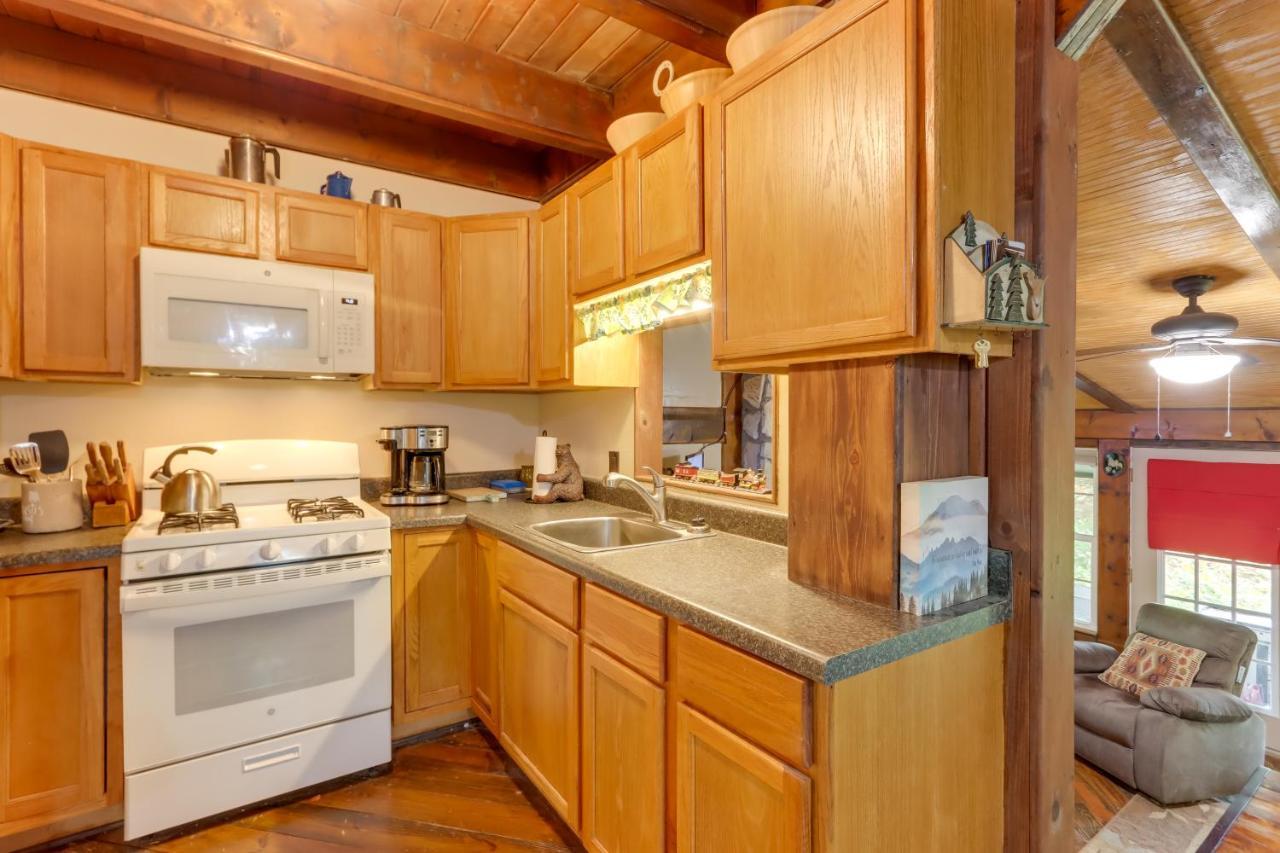 Mountaintop Ellijay Cabin With Private Hot Tub ภายนอก รูปภาพ